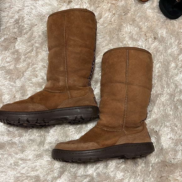 UGG good condition size 6 chestnut boots tall - Picture 3 of 5